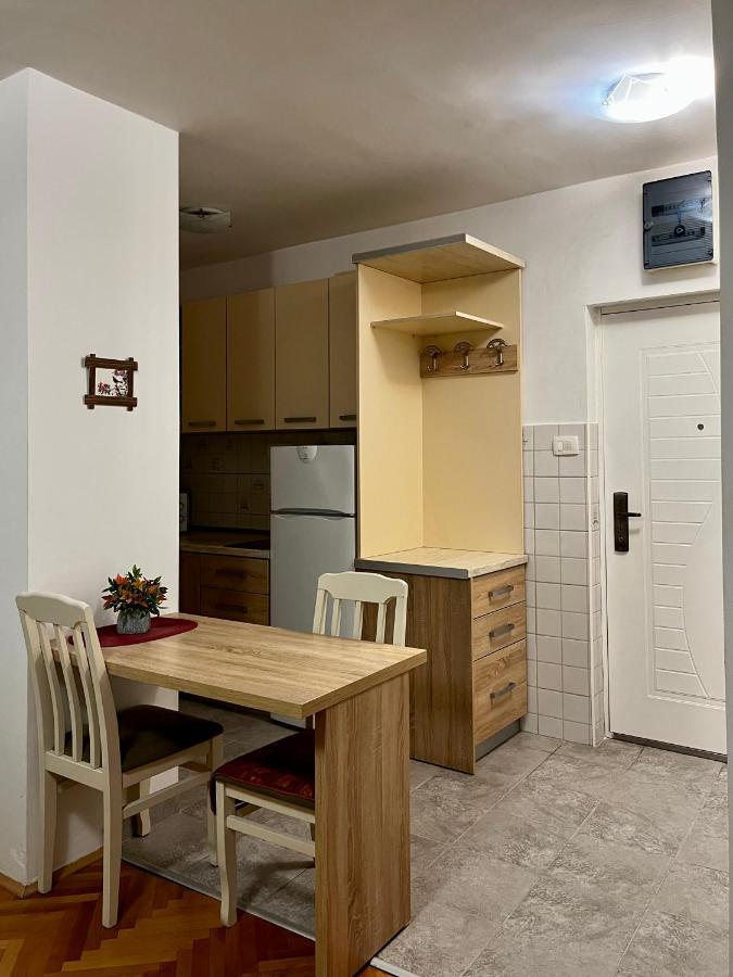 באר Studio Apartment Welcome מראה חיצוני תמונה